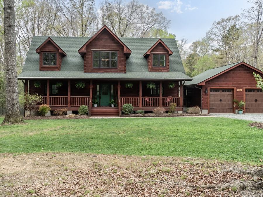 932 Gynnis Creek Drive in Moncure, sold by Jennifer Cain
